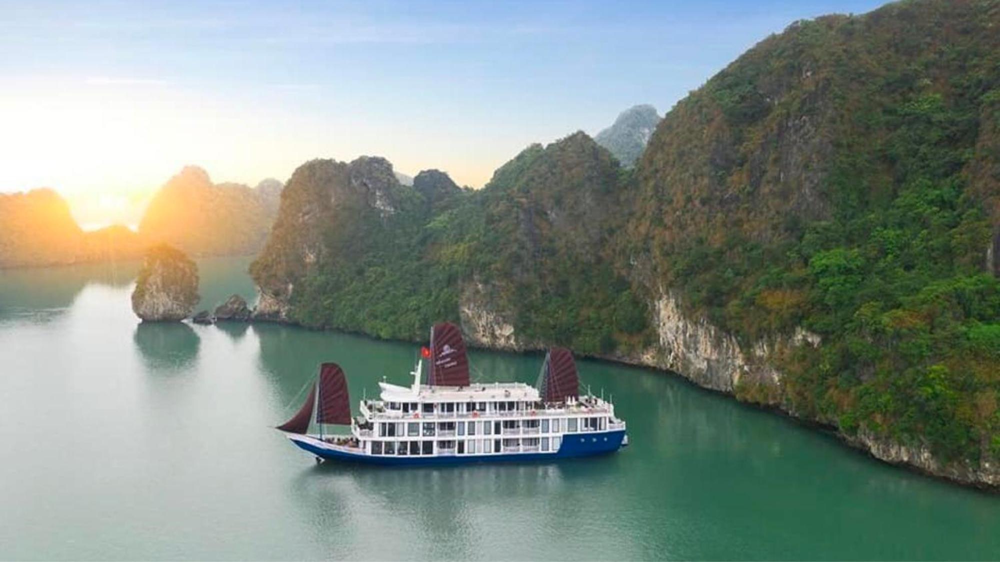 Lotus Boutique Cruise Otel Ha Long Dış mekan fotoğraf